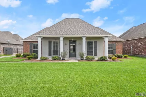 10663 Hollow Creek Ct, Denham Springs, LA 70726