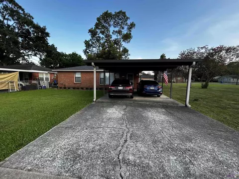 635 Michigan Ave, Port Allen, LA 70767