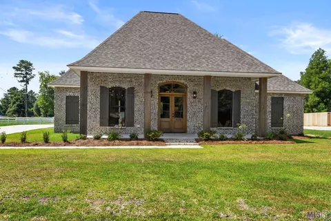 7294 Riverbank Dr, Denham Springs, LA 70706