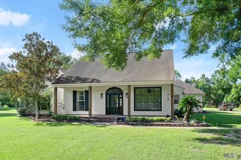 18328 Green Willow Dr, Baton Rouge, LA 70817