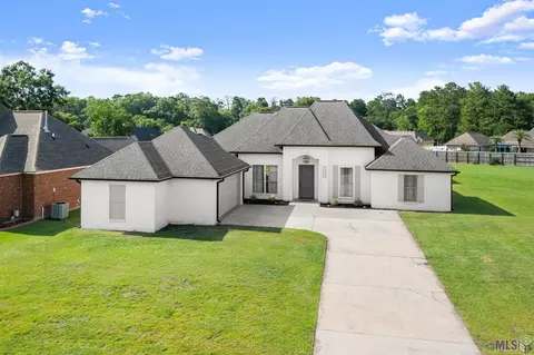 12653 Three Lakes Dr, Walker, LA 70785