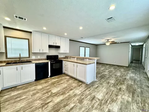 462 Frederick Dr, Thibodaux, LA 70301 photo 9
