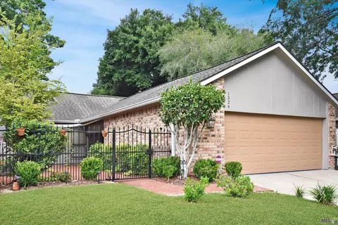 1526 Magnolia Ridge Dr, Baton Rouge, LA 70816