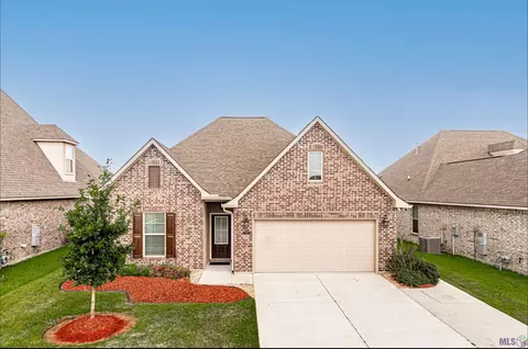 41332 Hackett Canal Dr, Gonzales, LA 70737