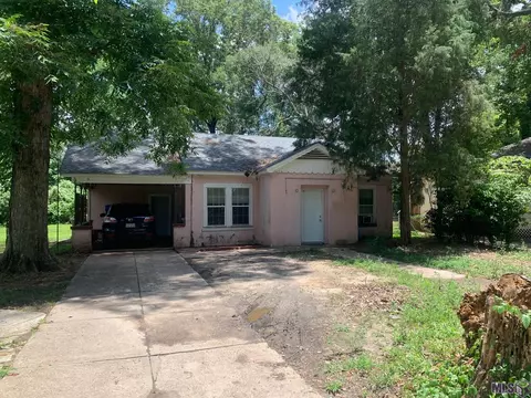 6724 Village Dr, Baton Rouge, LA 70805