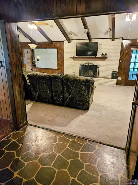 30600 Schroeder Rd, Springfield, LA 70462 photo 11