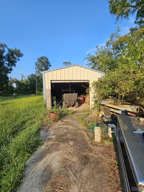 30600 Schroeder Rd, Springfield, LA 70462 photo 15