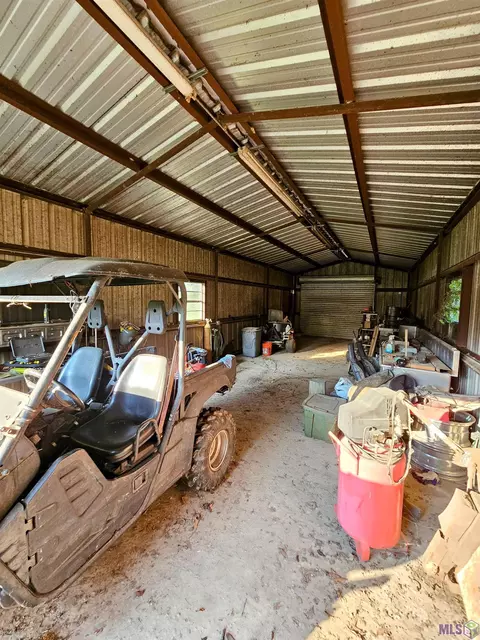 30600 Schroeder Rd, Springfield, LA 70462 photo 14