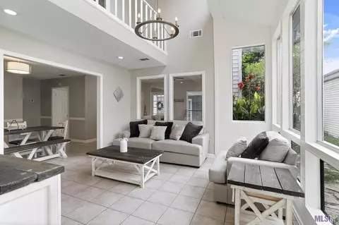 10706 Misty Hollow Ave, Baton Rouge, LA 70810
