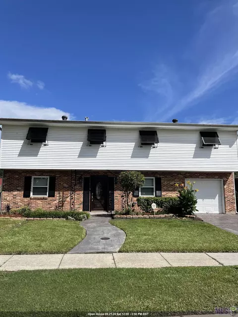 137 Hazel Dr, River Ridge, LA 70123 photo 1