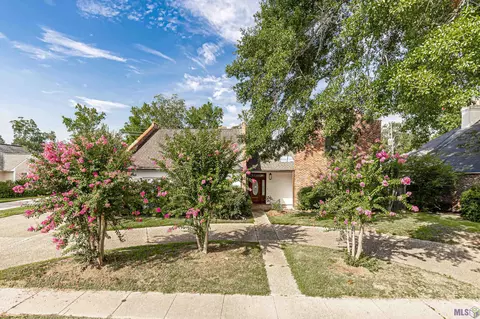 6740 S Woodgate Ct, Baton Rouge, LA 70808