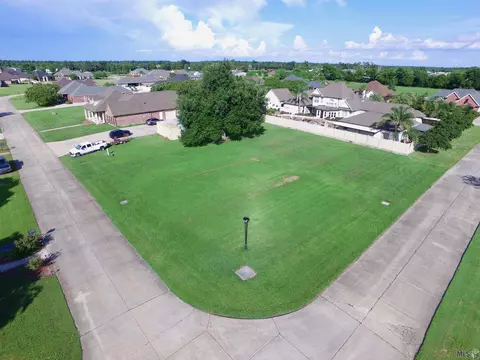 133 Douglas Dr, Cut Off, LA 70345