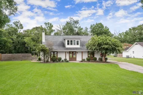 10582 Buxton Rd, Saint Amant, LA 70774