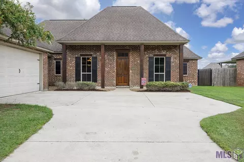 39103 Driftwood Lake Dr, Gonzales, LA 70737