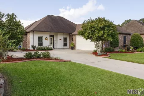 39096 Driftwood Crossing Ct, Gonzales, LA 70737