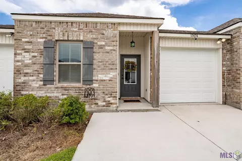17474 Berkshire Dr, Prairieville, LA 70769