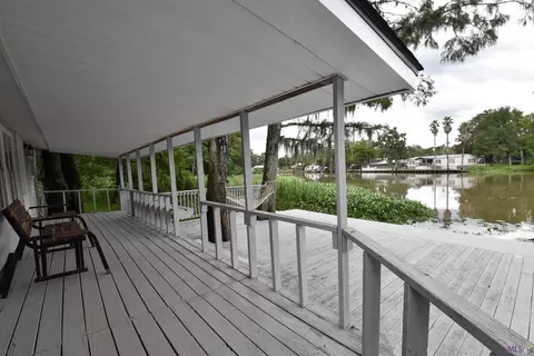 Exterior - 18125 River Bend Rd, Maurepas, LA 70449 photo 4 of 4