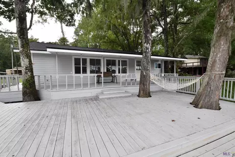 Exterior - 18125 River Bend Rd, Maurepas, LA 70449 photo 3 of 4