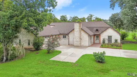 36100 Serenity Lake Ln, Prairieville, LA 70769