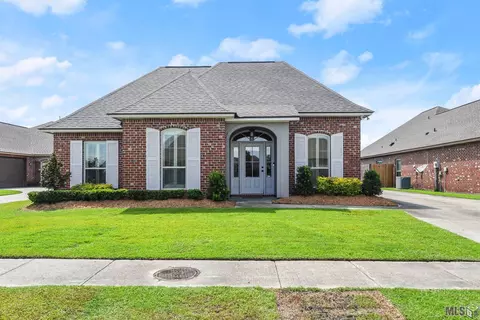 162 Lake Maclaine Ave, Thibodaux, LA 70301