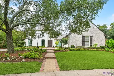 17862 Five Oaks Dr, Baton Rouge, LA 70810