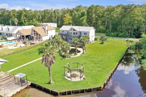 13554 Bayou Terrace Dr, Saint Amant, LA 70774