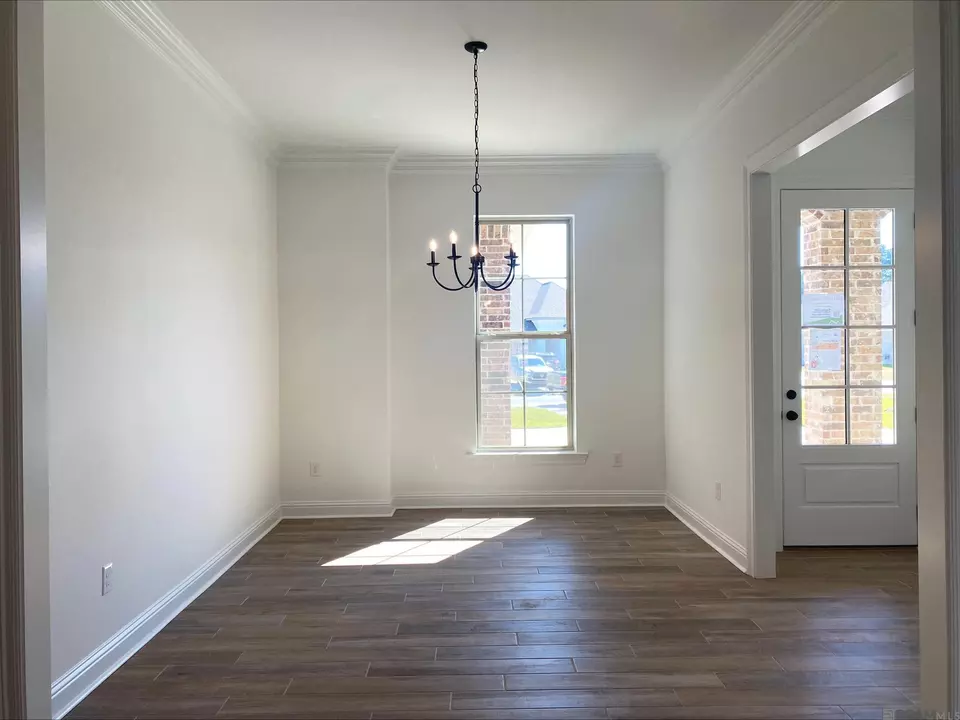  9841 Richford Dr, Denham Springs, LA 70726 photo 4