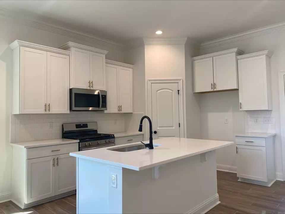  9841 Richford Dr, Denham Springs, LA 70726 photo 3