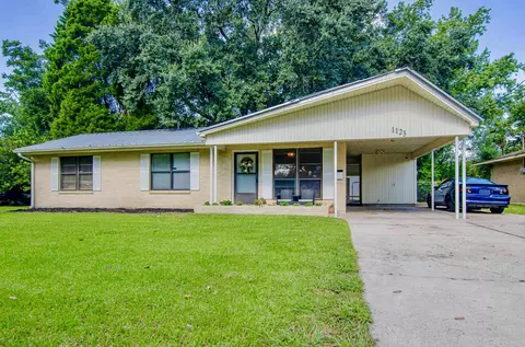 1123 S Park Ave, Gonzales, LA 70737