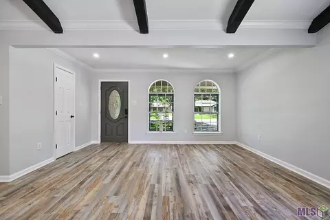8924 Shadow Bluff Ave, Denham Springs, LA 70726 photo 2