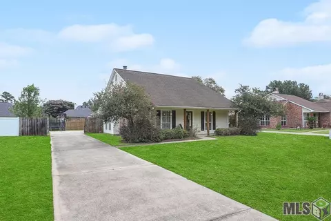 13635 S S Trce, Walker, LA 70785 photo 2