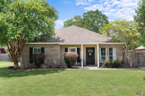 7517 Hickory Ridge Dr, Denham Springs, LA 70706