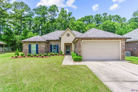25937 Bronzewood St, Denham Springs, LA 70726