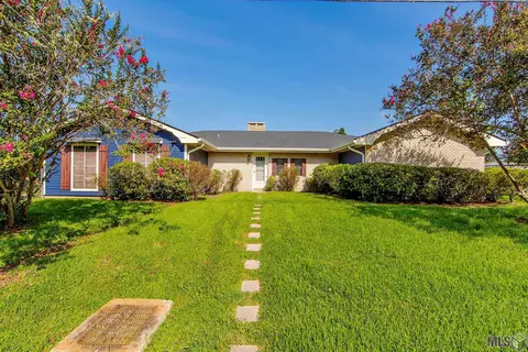 306 Market St, Raceland, LA 70394
