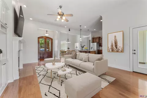 13243 Mill Point Dr, Gonzales, LA 70737