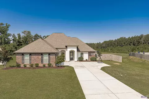 8765 Cresson Dr, Denham Springs, LA 70726