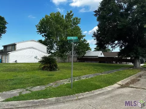 21970 N Chipwood Dr, Harvey, LA 70058