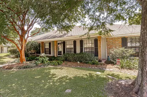5029 Parkforest Dr, Baton Rouge, LA 70816