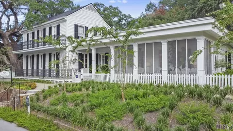 9779 Royal St, Saint Francisville, LA 70775
