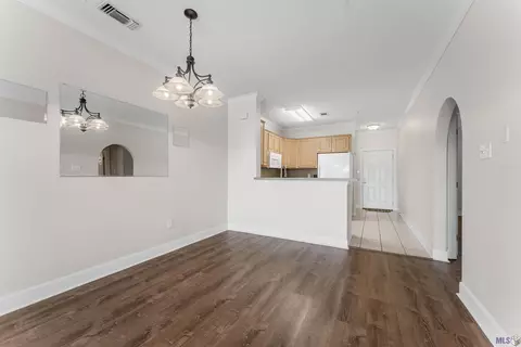 12386 River Highlands Dr #F, Saint Amant, LA 70774