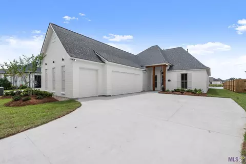38165 Sweet Briar Dr, Prairieville, LA 70769