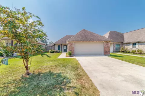 7760 Ridgeline Dr, Denham Springs, LA 70706