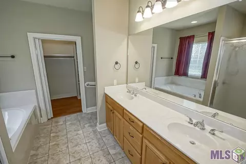 Bath - 29801 Park St, Walker, LA 70785 photo 1 of 2