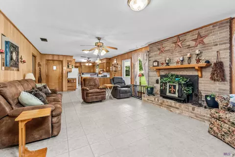 15259 Denham Rd, Pride, LA 70770 photo 3