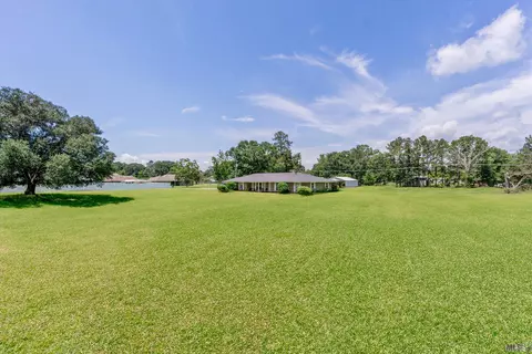 15259 Denham Rd, Pride, LA 70770 photo 2