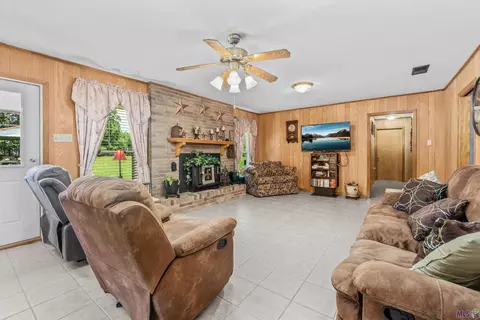 15259 Denham Rd, Pride, LA 70770 photo 4