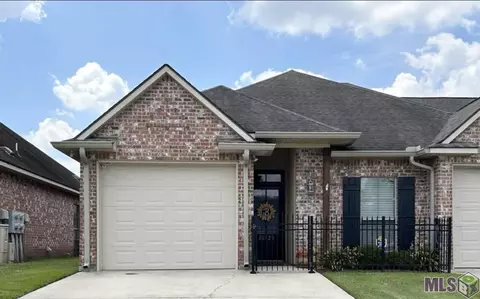 26720 Palmetto Lake Ct W, Denham Springs, LA 70726