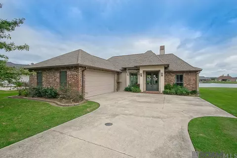349 Lakeshore Dr, Oscar, LA 70762