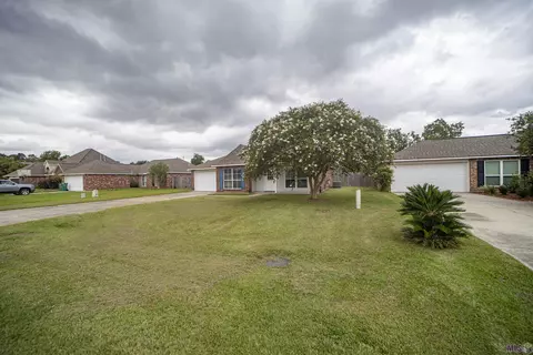 36031 Portsmouth Dr, Denham Springs, LA 70706
