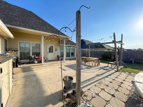 15073 Cross Gate Dr, Walker, LA 70785 photo 4
